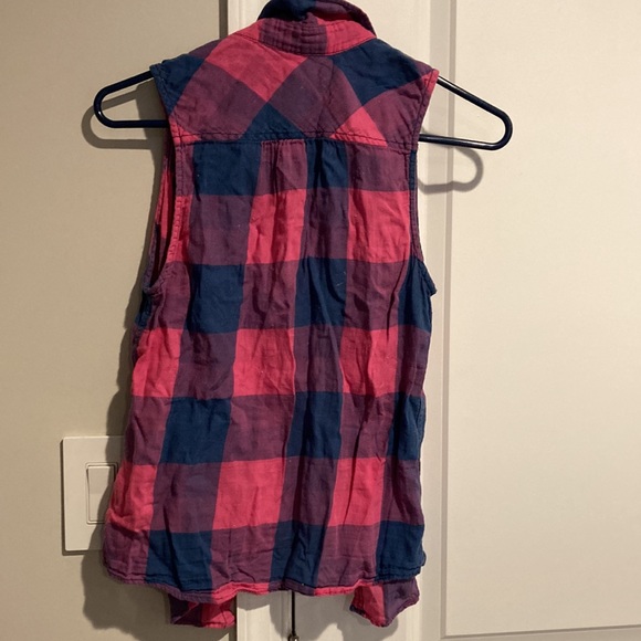 Hollister Plaid Sleeveless Button Shirt Size XS - Picture 6 of 6